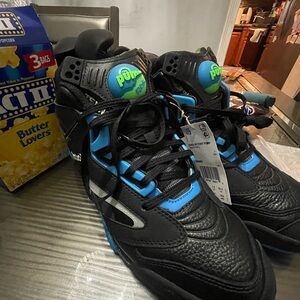 Reebok Shaqs vicory’s classics